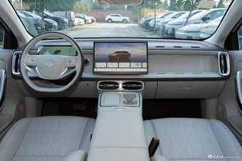 2025款零跑B01 550舒享版图片