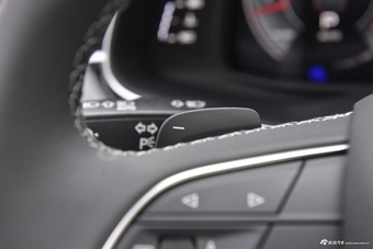 2025款奥迪Q7 55 TFSI quattro S line运动型