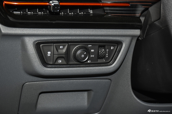 2019款宝骏RC-6 1.5T 自动24小时在线尊贵型