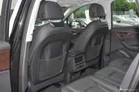 2025款奥迪Q7 45 TFSI quattro S line运动型7座