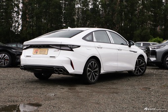 2025款艾瑞泽8 2.0T 自动御+