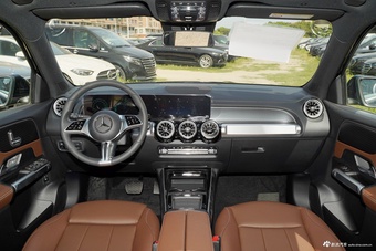 2025款奔驰GLB 220 动感型图片