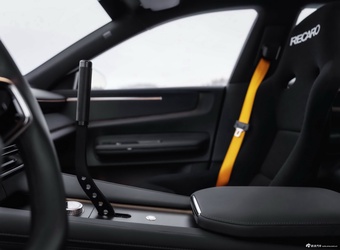 2025款Polestar 4 Arctic Circle 官图