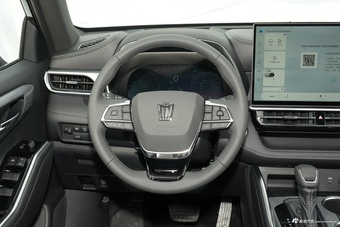 2026款皇冠陆放 2.5L HEV四驱尊贵版