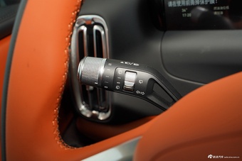 2025款吉利银河M9 210km 四驱领航版