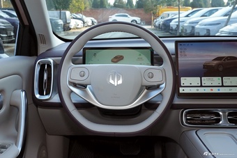 2025款零跑B01 550舒享版