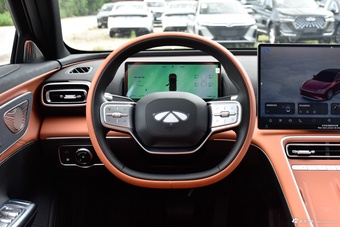 2025款风云A9L 260超长续航尊贵版