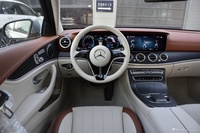 2023款奔驰E级混动 E 350 e L 插电式混合动力轿车