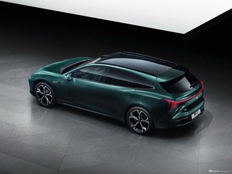 2024款哪吒S猎装 纯电 640 AWD MAX 官图