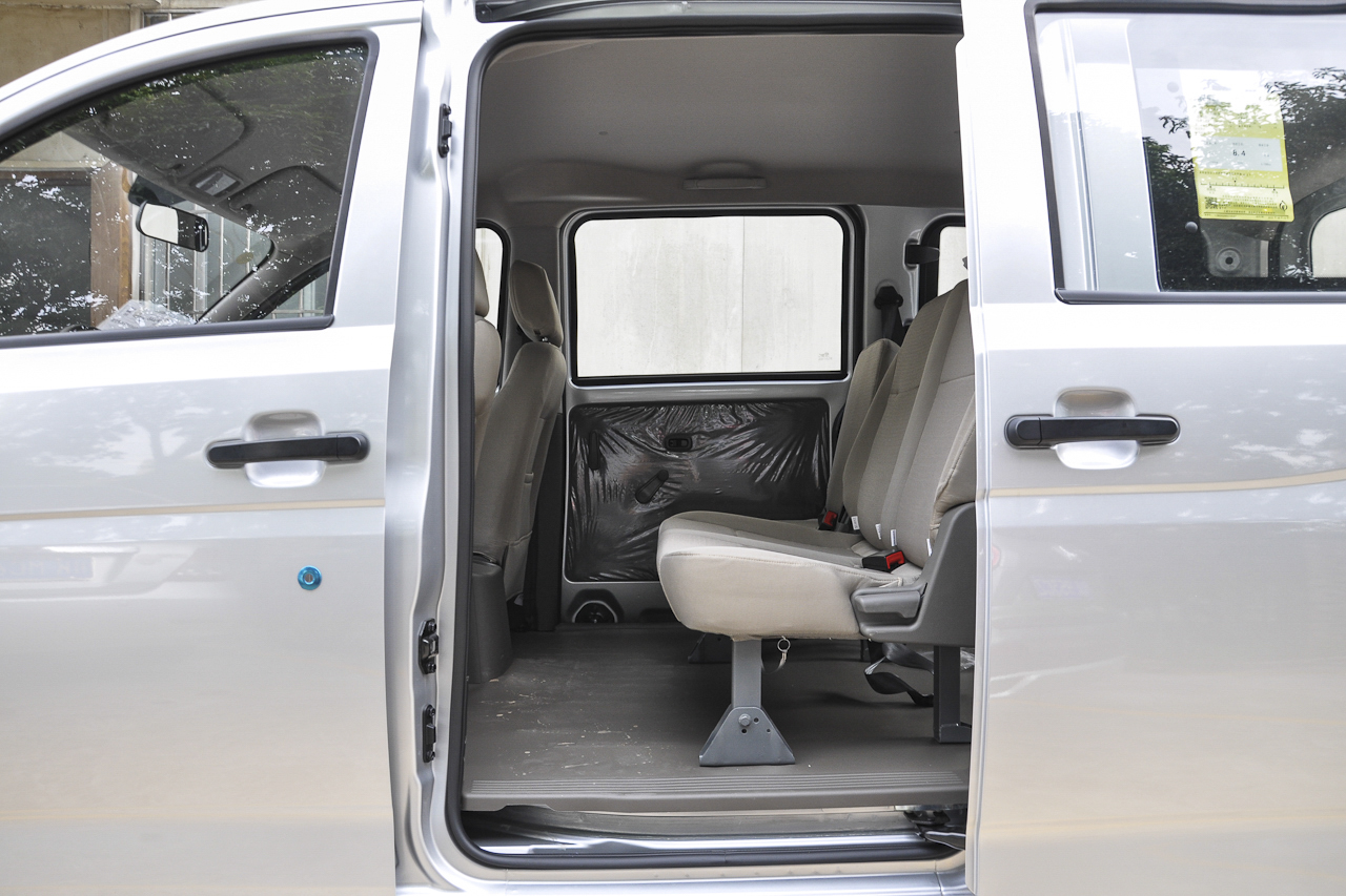 2018款五菱荣光V 1.5L手动实用型国V