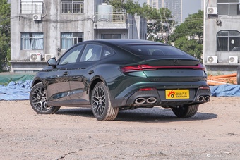 2026款MG7 1.5T 300 DCT优雅版