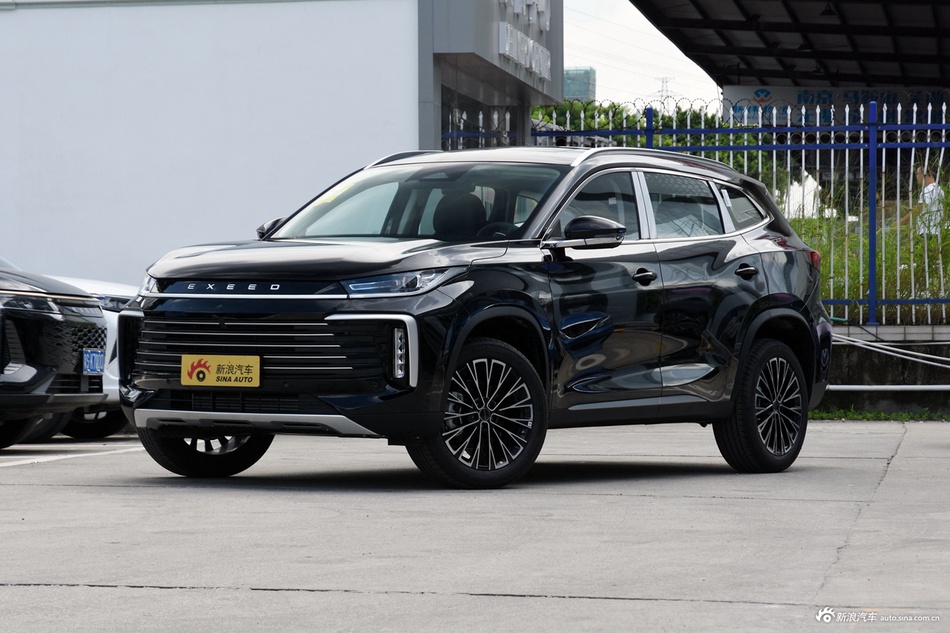 2025款星途凌云 300T 两驱超越版