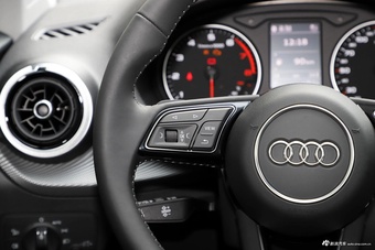 2022款奥迪Q2L 35 TFSI 进取致雅型