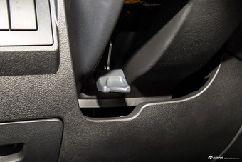 2022款福田征服者5 2.0T自动柴油两驱武林至尊长轴4F20TC