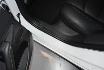 2021款Model 3 标准续航后驱升级版