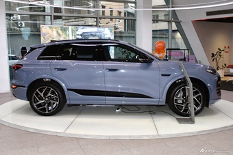 2025款奥迪Q6L e-tron 首发领航版