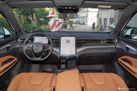 2025款奔腾T90 龙耀版 1.5T 欢享型