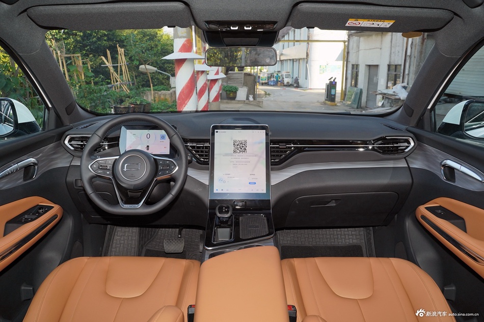 2025款奔腾T90 龙耀版 1.5T 欢享型