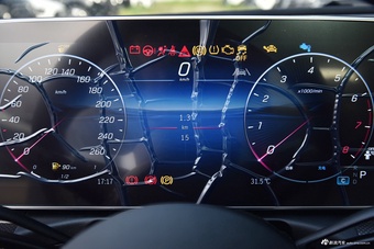 2025款奔驰CLE 260 轿跑车