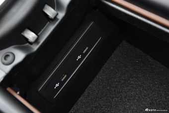 2021款奔驰E级 E 300 L 尊贵型