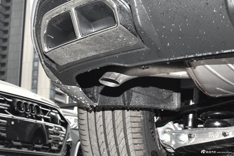 2026款奥迪Q5L 45周年典藏版 40 TFSI 时尚动感型