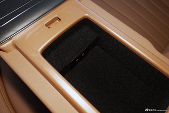 2026款奔驰E级 260 L 经典型