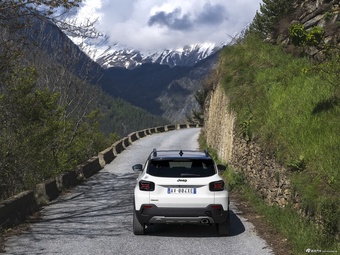 2024款Avenger 4xe 官图