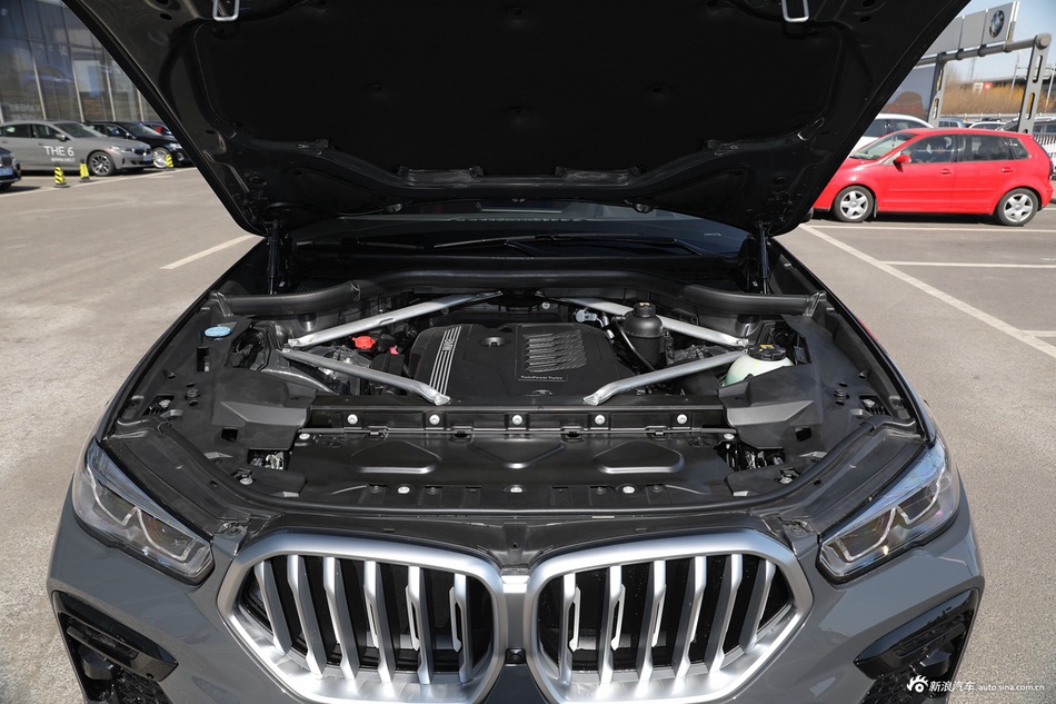 2022款宝马X6 xDrive40i 尊享型 M运动套装