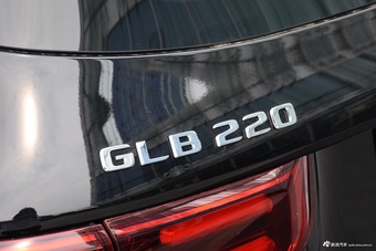 2024款奔驰GLB 220 时尚型