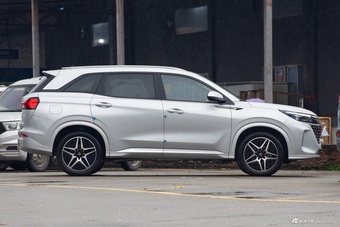 2024款蓝电E5 荣耀版 1.5L DE-i 100km臻享型 7座