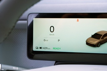 2025款零跑B01 550舒享版