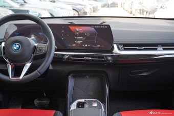 2025款宝马iX1 eDrive25L X设计套装