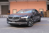 2021款沃尔沃S90混动T8 AWD基本型