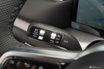 2025款红旗HS7 PHEV 2.0T 四驱200万辆纪念版