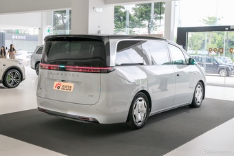 2026款零跑D99纯电 700旗舰版