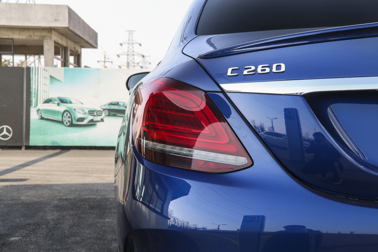 2020款奔驰C级C 260 1.5T自动运动版