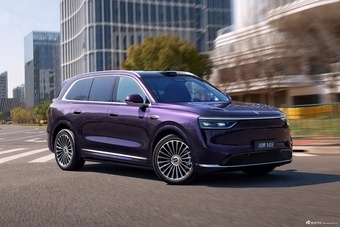 2025款问界M8纯电版 双电机 6座 官图