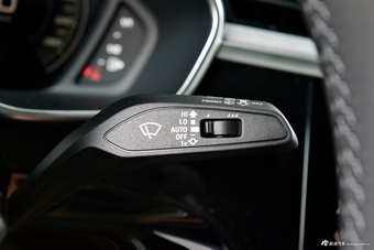 2025款奥迪Q3 Sportback quattro45周年典藏版 40TFSI 时尚型