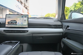 2025款悦意03 565km 畅享版