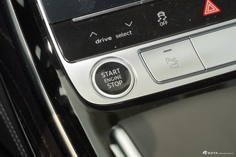 2025款奥迪A8L 45 TFSI quattro 豪华型