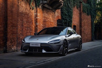 2025款小米SU7 Ultra太空银