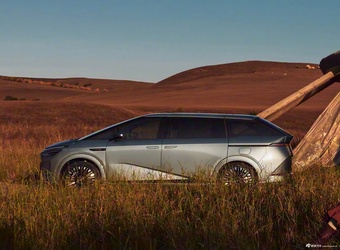 2025款小鹏X9增程 基本款 官图