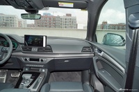 2025款奥迪Q5L 45周年典藏版 45 TFSI 豪华动感型