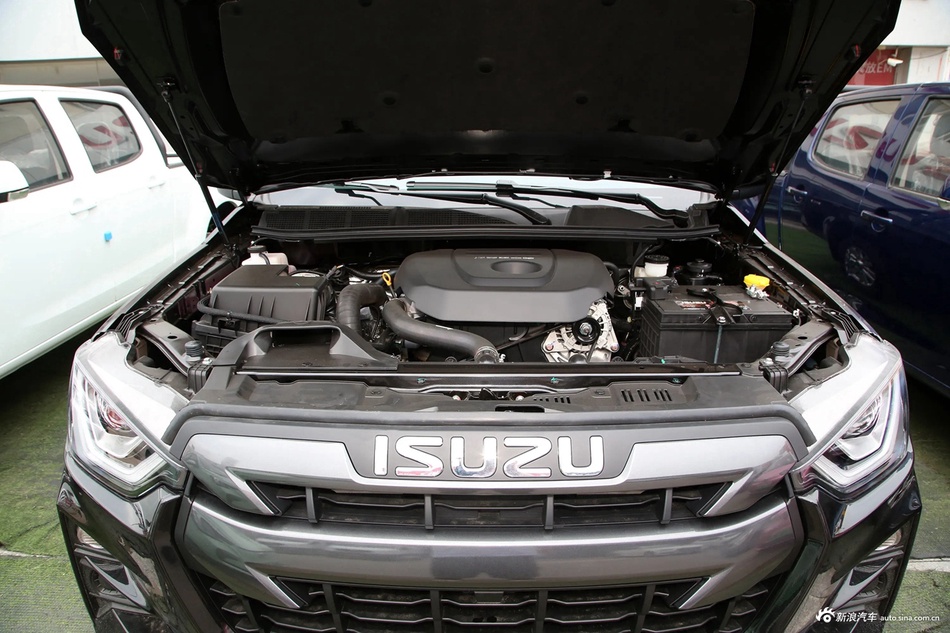 2023款铃拓 2.5T手动四驱柴油领航版长轴