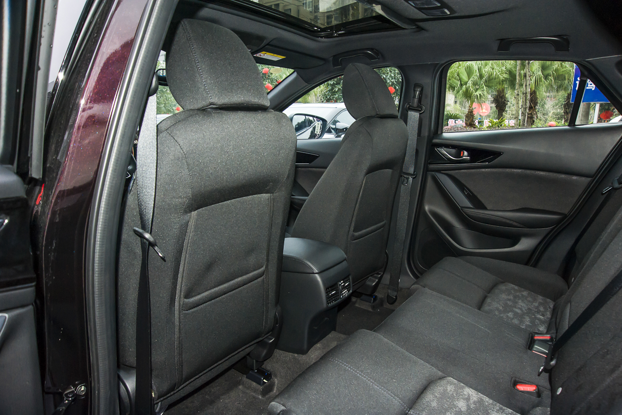 2020款马自达CX-4 2.0L 自动两驱蓝天探索版