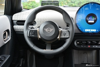 2025款MINI 2.0T COOPER S 艺术家 五门版