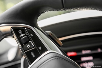 2022款奥迪A8L 改款 55 TFSI quattro 旗舰型