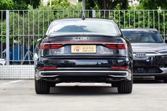 2025款奥迪A8L 55 TFSI quattro 旗舰型
