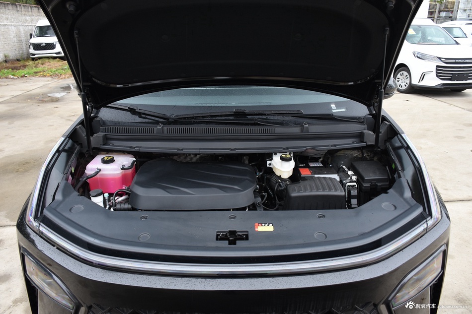 2023款上汽大通MAXUS G70 2.0T 奢享版