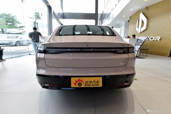 2025款零跑B01 650激光雷达版